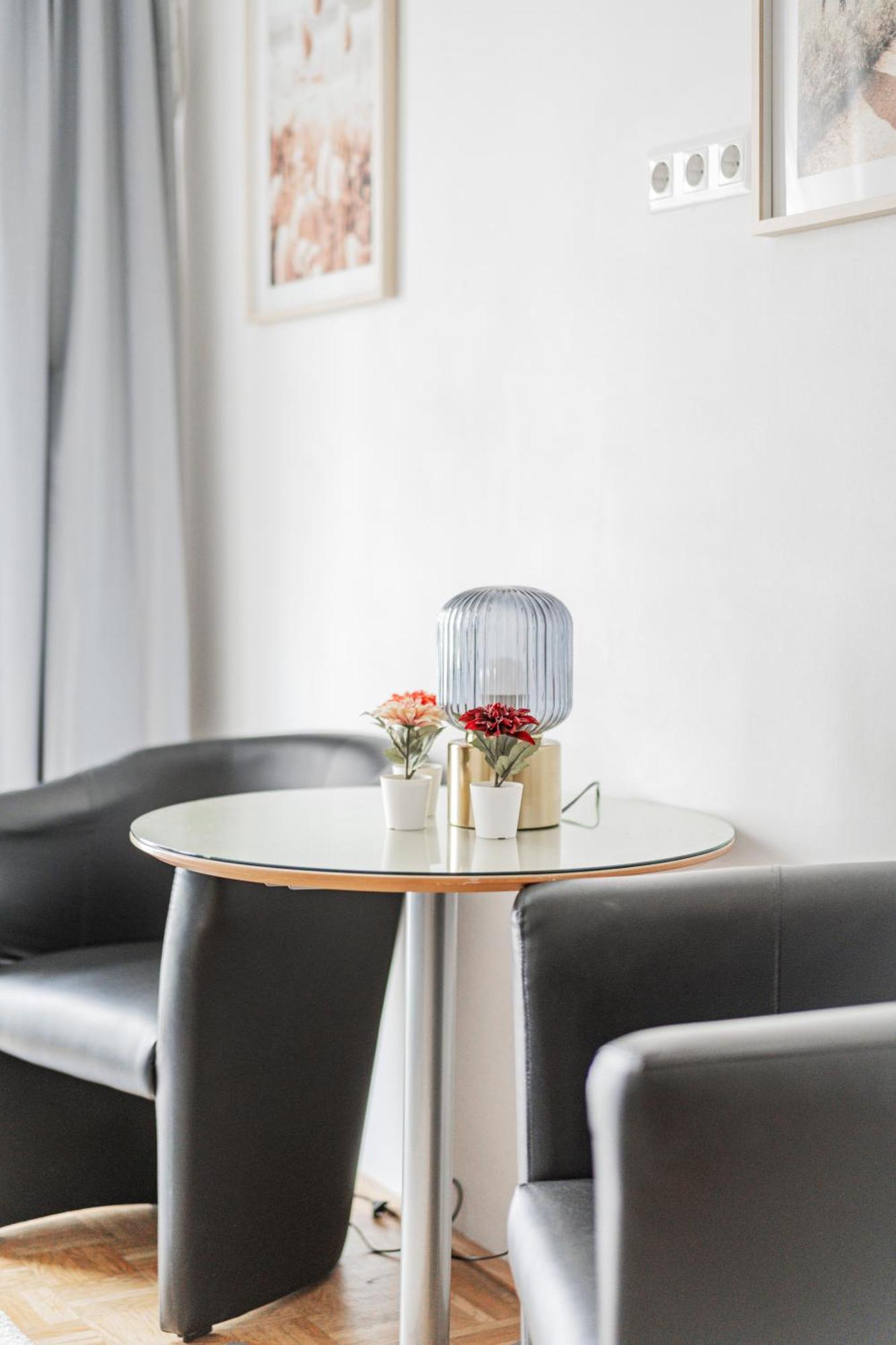 Studio Next To Karlskirche #17 Apartament
